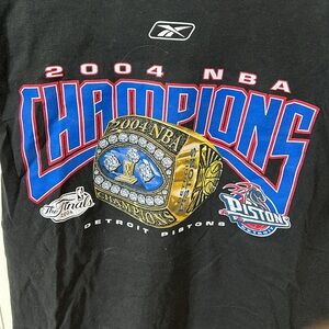 Detroit Pistons 2004 NBA Champions tee shirt size medium Reebox Y2K vintage